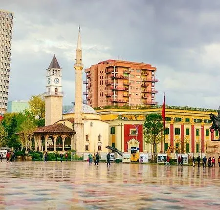 Elisabet * Тирана